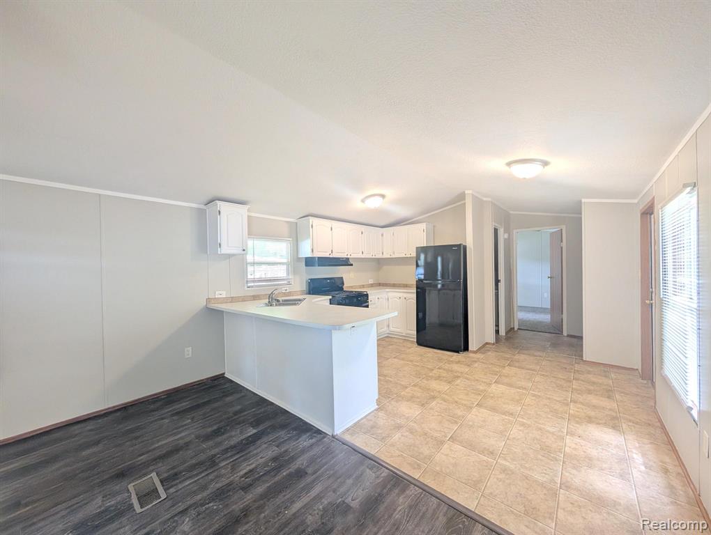 18 Bellwood, Swartz Creek, MI 48473 — Photo 5