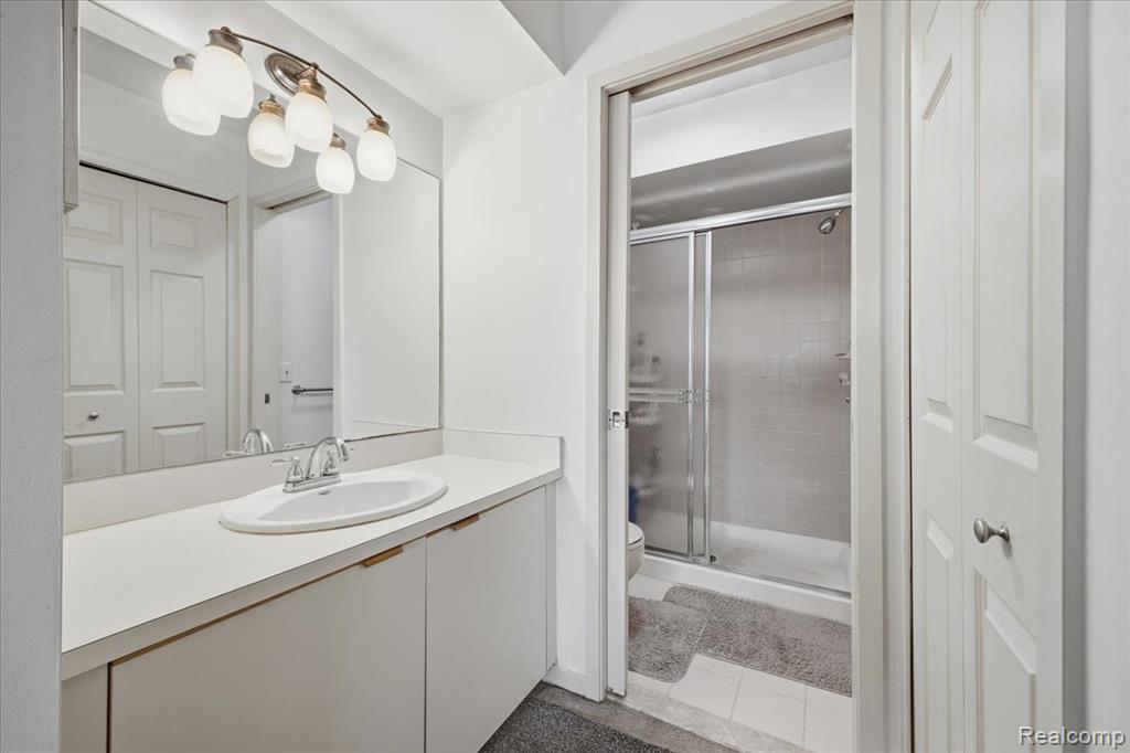 678 Highgate, Rochester Hills, MI 48307 — Photo 18