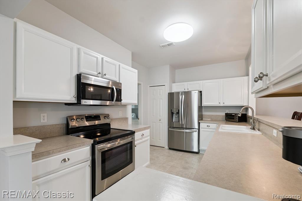 16808 Dover Drive, Northville, MI 48168 — Photo 7
