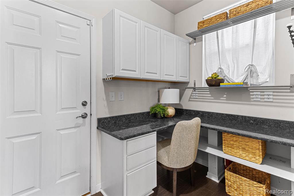 31085 TREMONT Lane, Franklin, MI 48025 — Photo 15