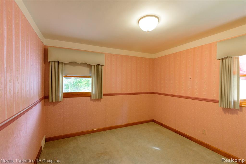 9668 Farmington Road, Livonia, MI 48150 — Photo 16
