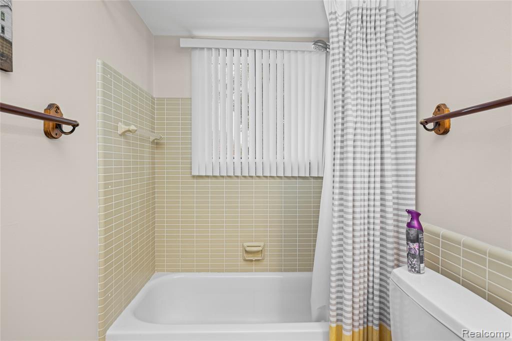 9510 Beechcrest Street, White Lake, MI — Photo 23
