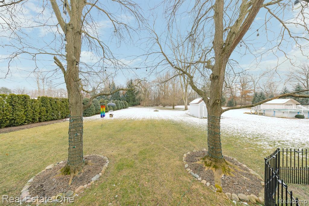 4083 W MAPLE Road, Wixom, MI 48393 — Photo 55