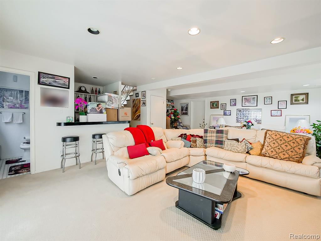 6775 Cedarbrook Drive, Bloomfield Hills, MI 48301 — Photo 22