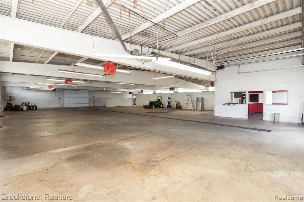 700 CESAR E CHAVEZ Avenue, Pontiac, MI 48340 — Photo 17