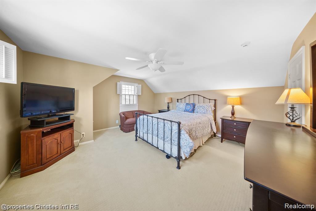 6050 W Surrey Road, Bloomfield Hills, MI 48301 — Photo 26