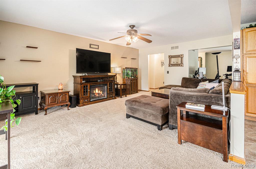 9300 Clippert Street, Taylor, MI 48180 — Photo 6