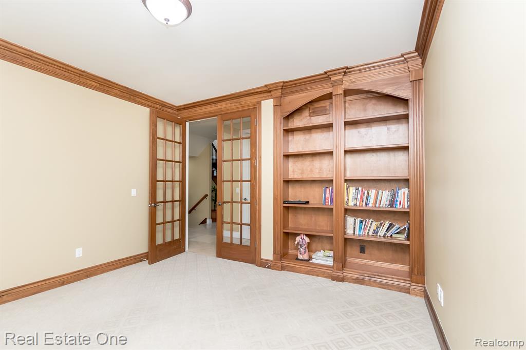 18090 Peninsula Way, Northville, MI 48168 — Photo 49