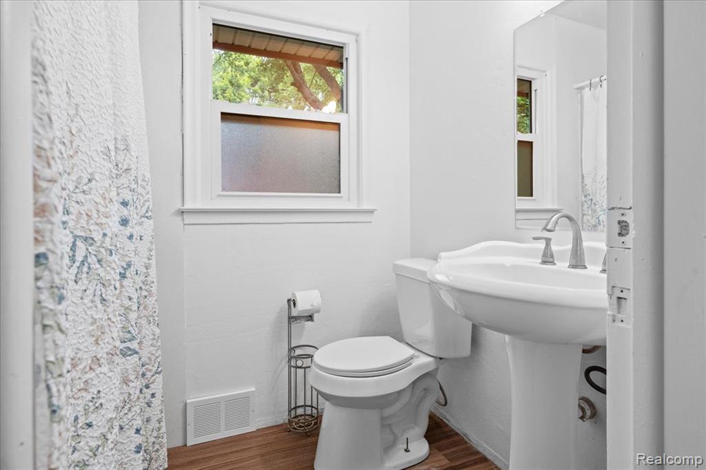 6891 Somerset Drive, Brighton, MI 48116 — Photo 12