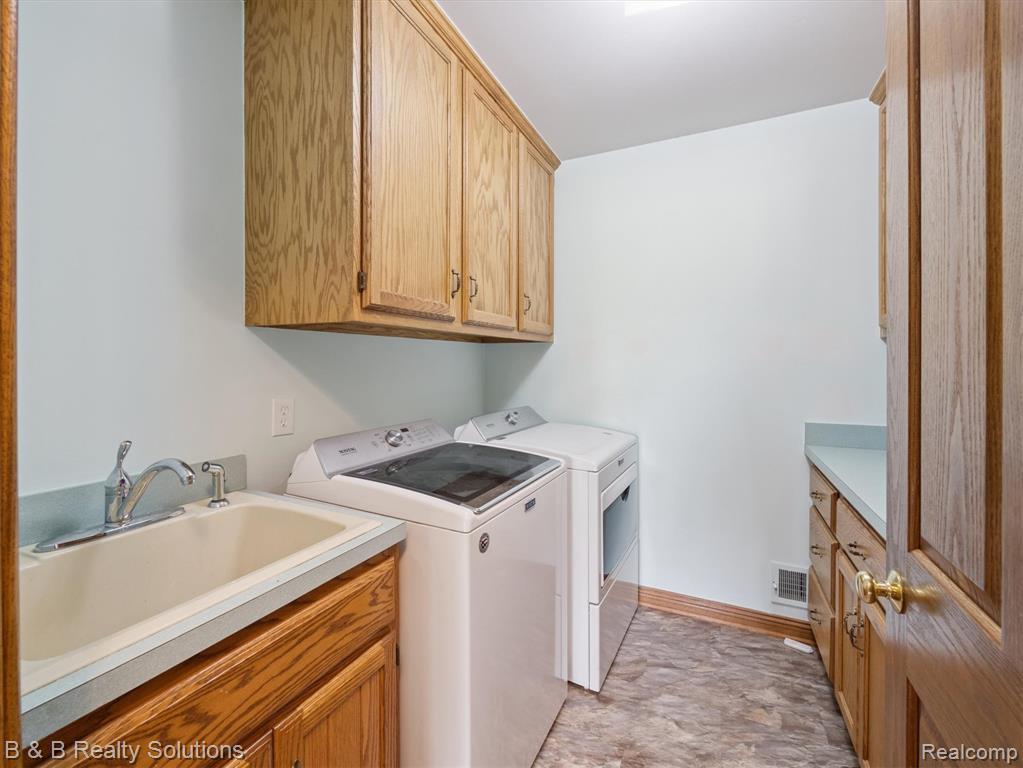 8560 Hough Road, Almont, MI 48003 — Photo 17