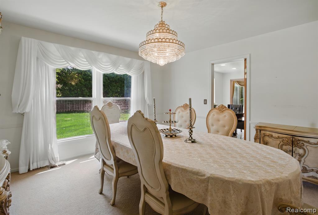 5389 Vincennes Drive, Bloomfield Hills, MI 48302 — Photo 28