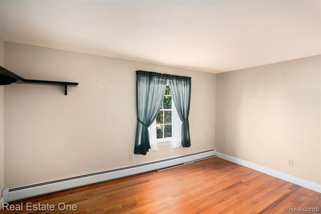 5593 Northcote, West Bloomfield, MI — Photo 21