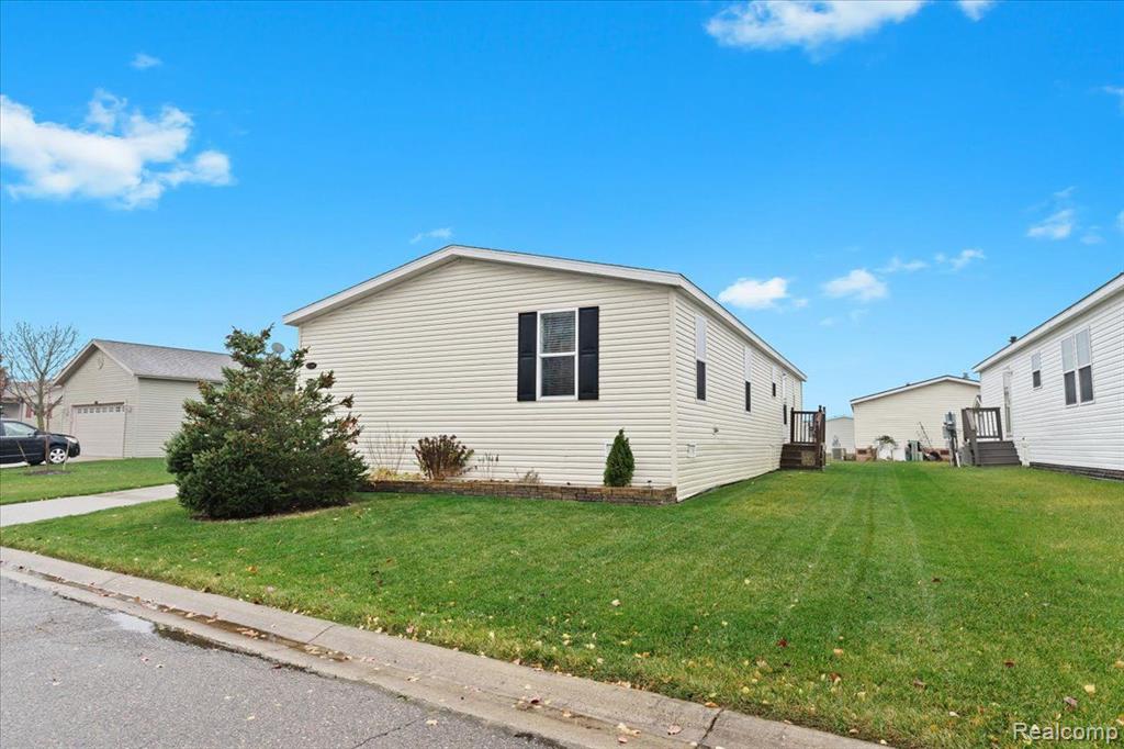 11198 SHADY GROVE, South Lyon, MI 48178 — Photo 20