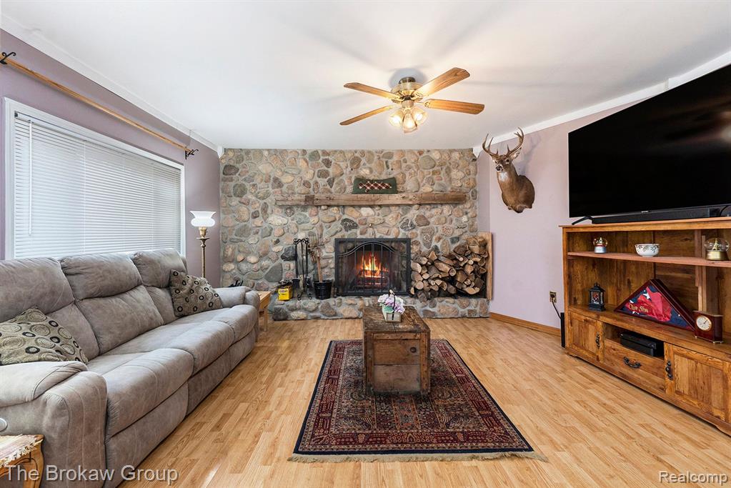 734 WOODLAND Avenue, Lake Orion, MI 48362 — Photo 5