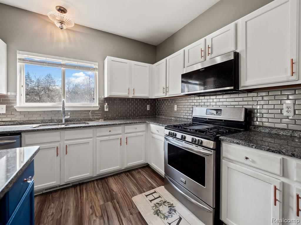 13713 Milton Drive, Belleville, MI 48111 — Photo 26