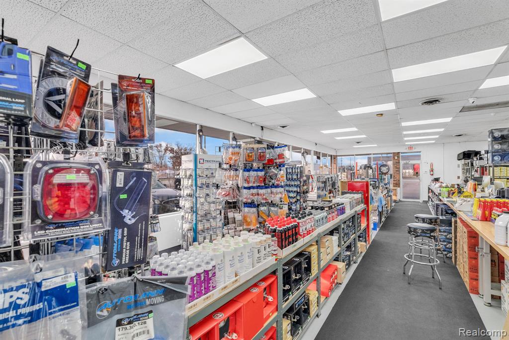 1475 S Newburgh Road, Westland, MI, 48186