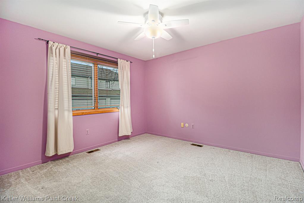 521 Oxford Court, Rochester Hills, MI 48307 — Photo 11