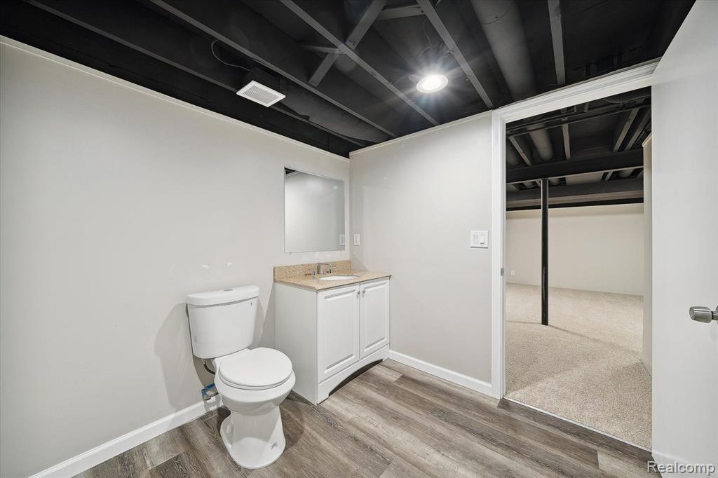3074 LINDENWOOD Drive, Dearborn, MI 48120 — Photo 19