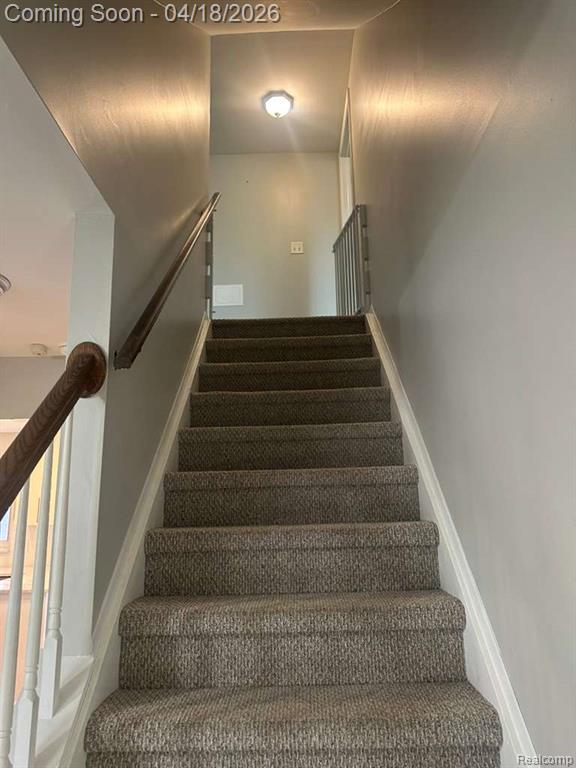 3960 Kings Point Drive, Troy, MI 48083 — Photo 30