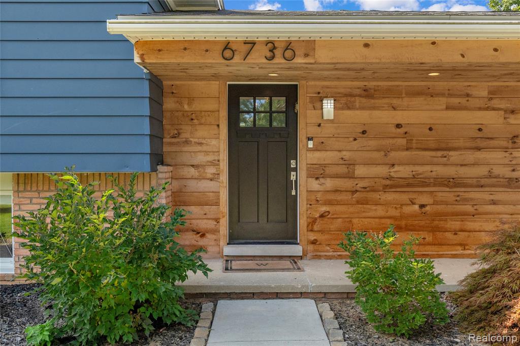6736 Timber Ridge Drive, Bloomfield Hills, MI 48301 — Photo 2