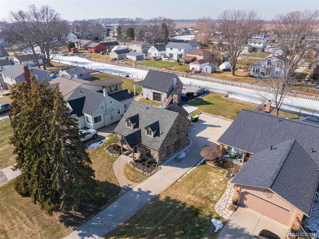 39401 Lakeshore Drive, Harrison Township, MI — Photo 6