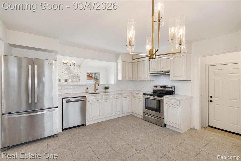 41146 Justin Drive, Clinton Twp, MI 48038 — Photo 11