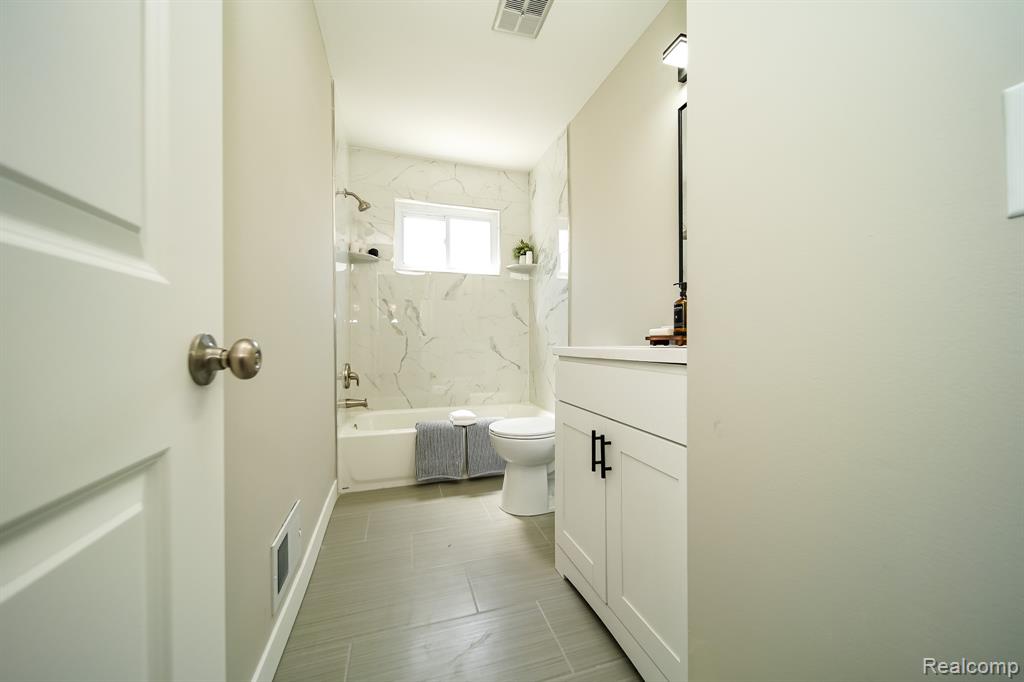 32100 Ruehle Avenue, Warren, MI 48093 — Photo 28