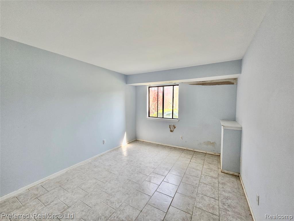 771 Clubhouse Drive, Ypsilanti, MI 48197 — Photo 8