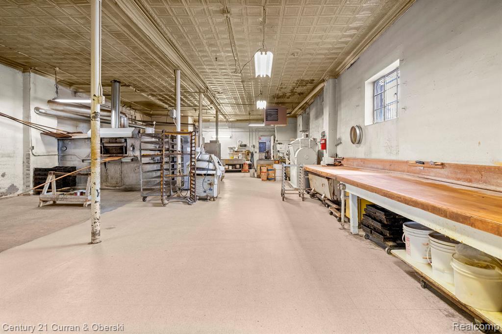 736 E STATE FAIR RD, Highland Park, MI 48203 — Photo 7