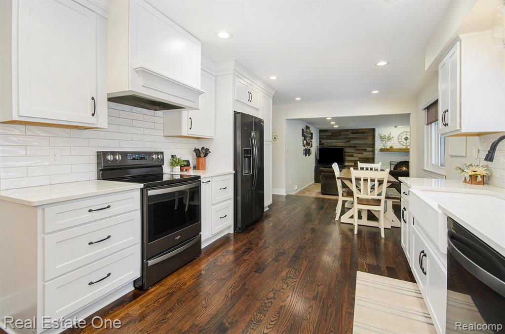 5395 English Drive, Troy, MI 48085 — Photo 3