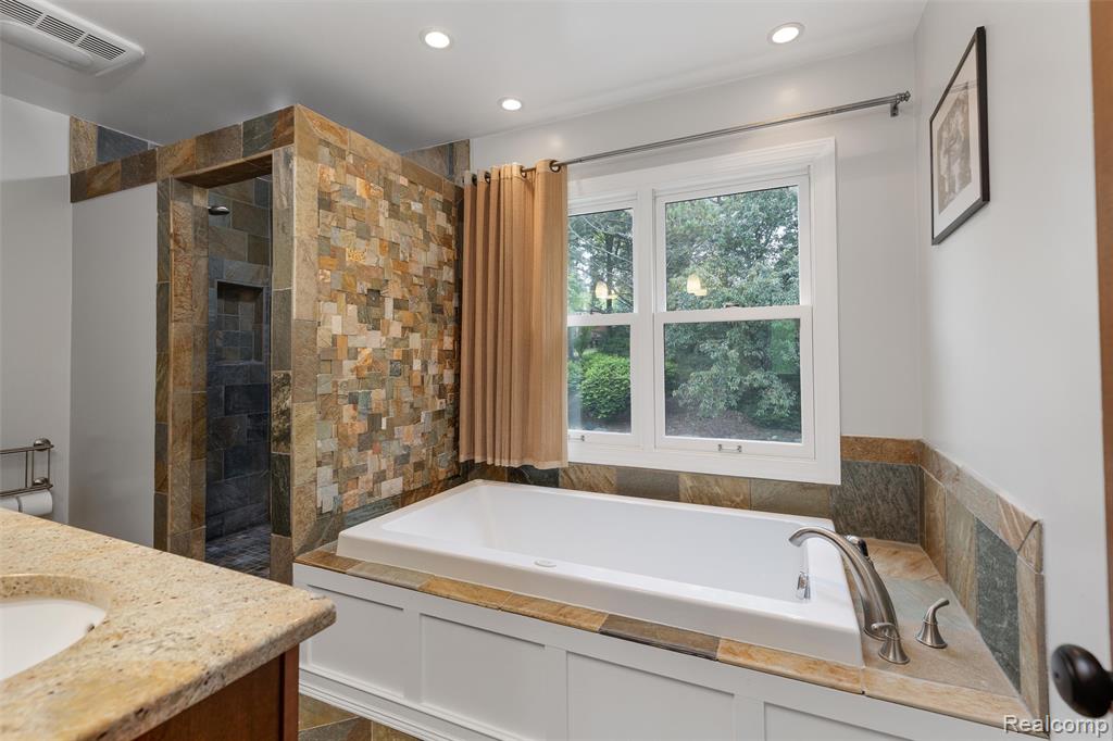 793 Box Canyon Court, Rochester Hills, MI 48309 — Photo 34
