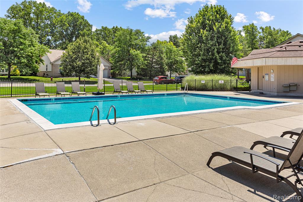 5317 Fairway Lane, West Bloomfield, MI 48323 — Photo 3