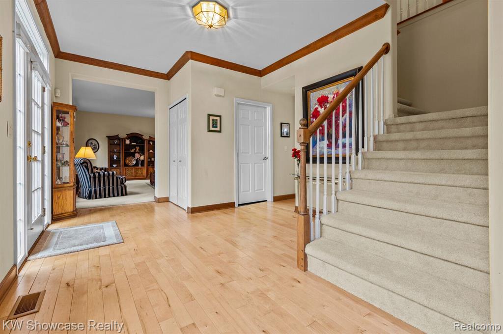 5294 BRIDGE Trail E, Commerce Twp, MI 48382 — Photo 4