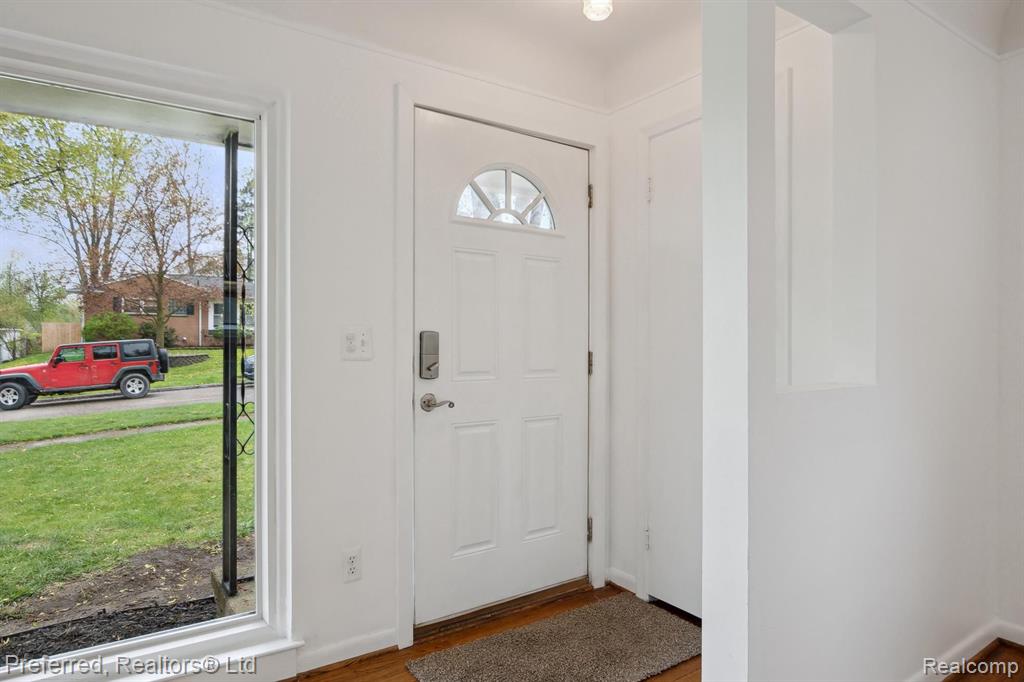 713 Duchess Street, Milford, MI 48381 — Photo 8
