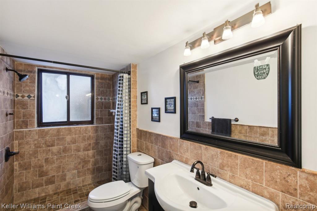 42378 LOCHMOOR Street, Clinton Twp, MI 48038 — Photo 16