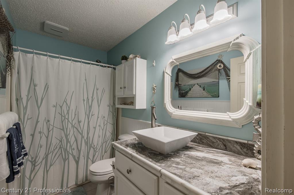 5492 E Alyssa Court, White Lake, MI 48383 — Photo 49
