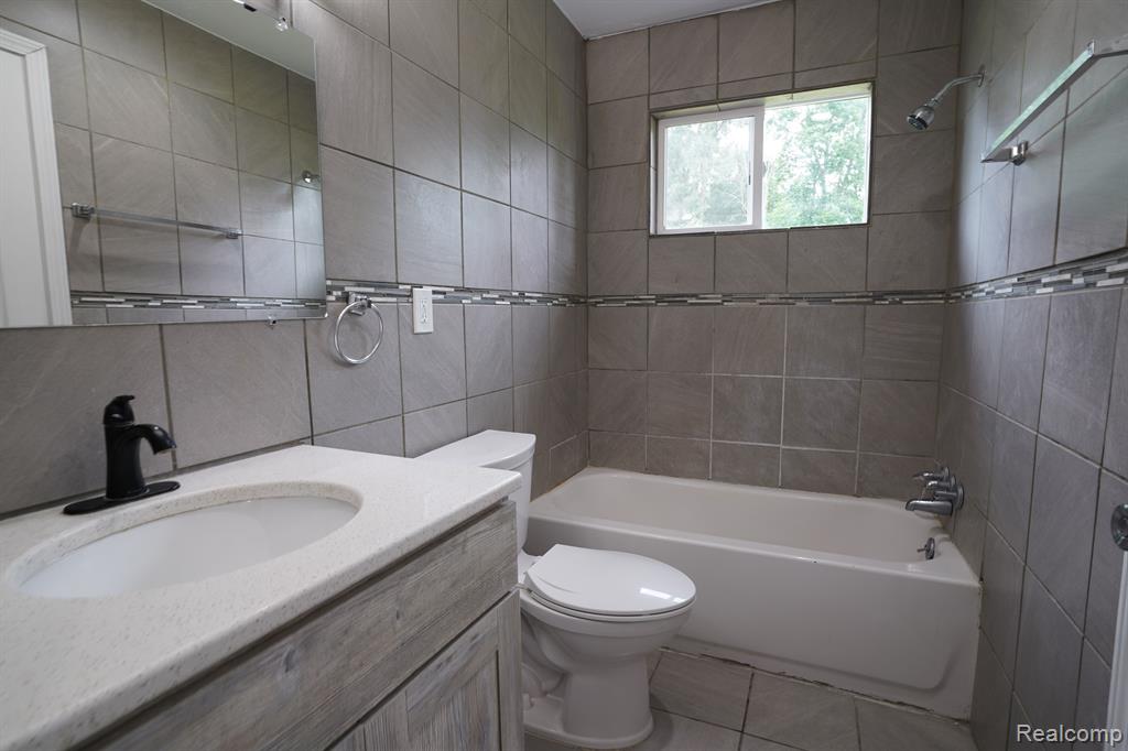 5383 NASSER Street, Flint, MI 48505 — Photo 17