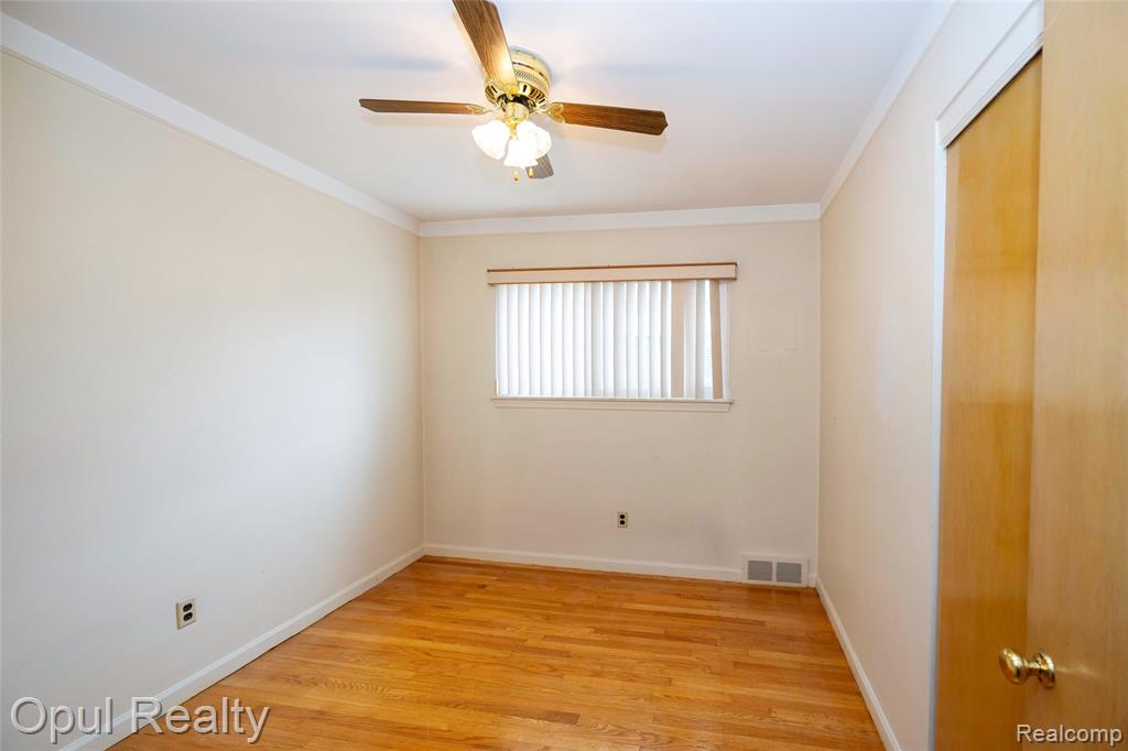 4174 Katherine Street, Dearborn Heights, MI 48125 — Photo 11