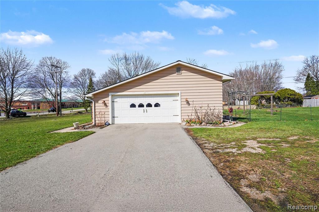 12519 Jennings Road, Linden, MI 48451 — Photo 25
