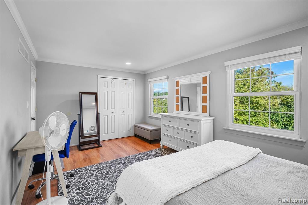 134 LAKE VILLAGE Drive, Walled Lake, MI 48390 — Photo 12