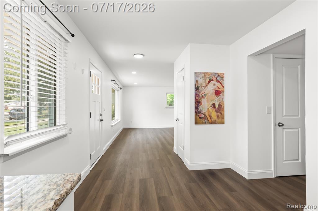 8385 Hillcrest Boulevard, Westland, MI — Photo 10