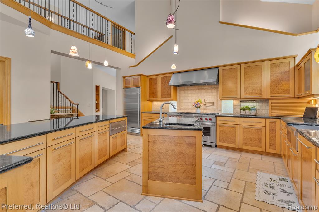 12196 Woodline Drive, Fenton, MI 48430 — Photo 27