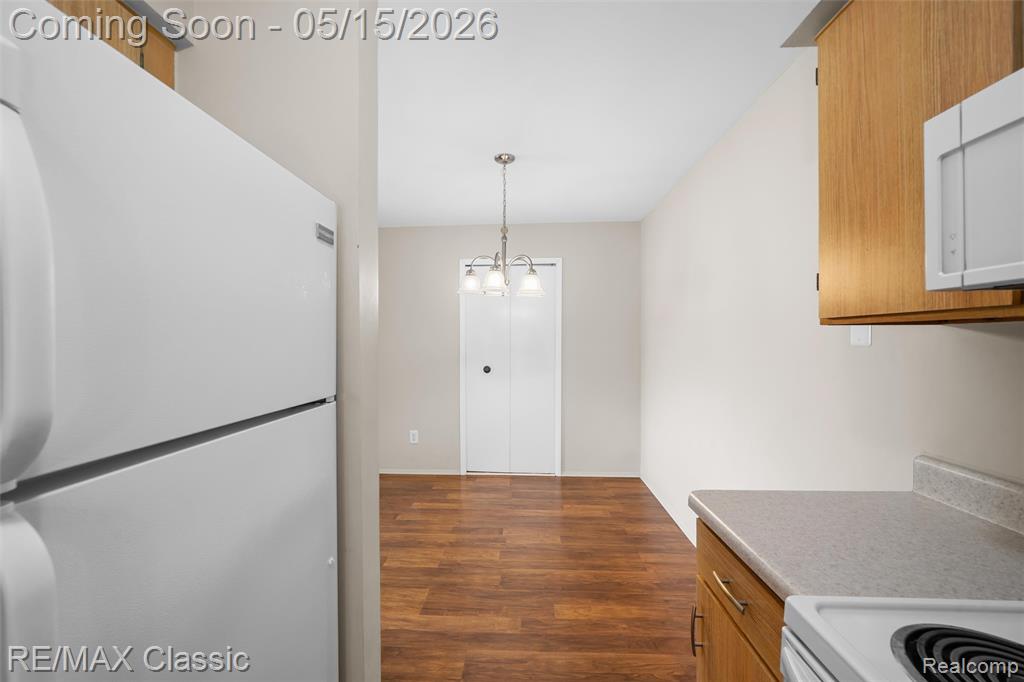 7362 Manor Circle, 203, Westland, MI — Photo 14