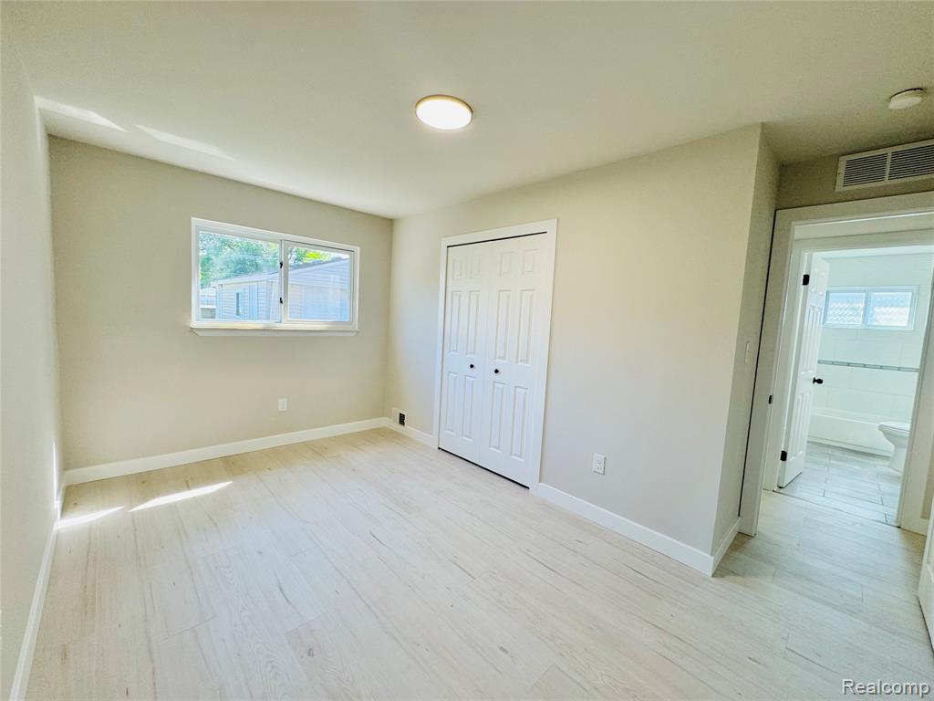 5692 N Globe Street, Westland, MI — Photo 11