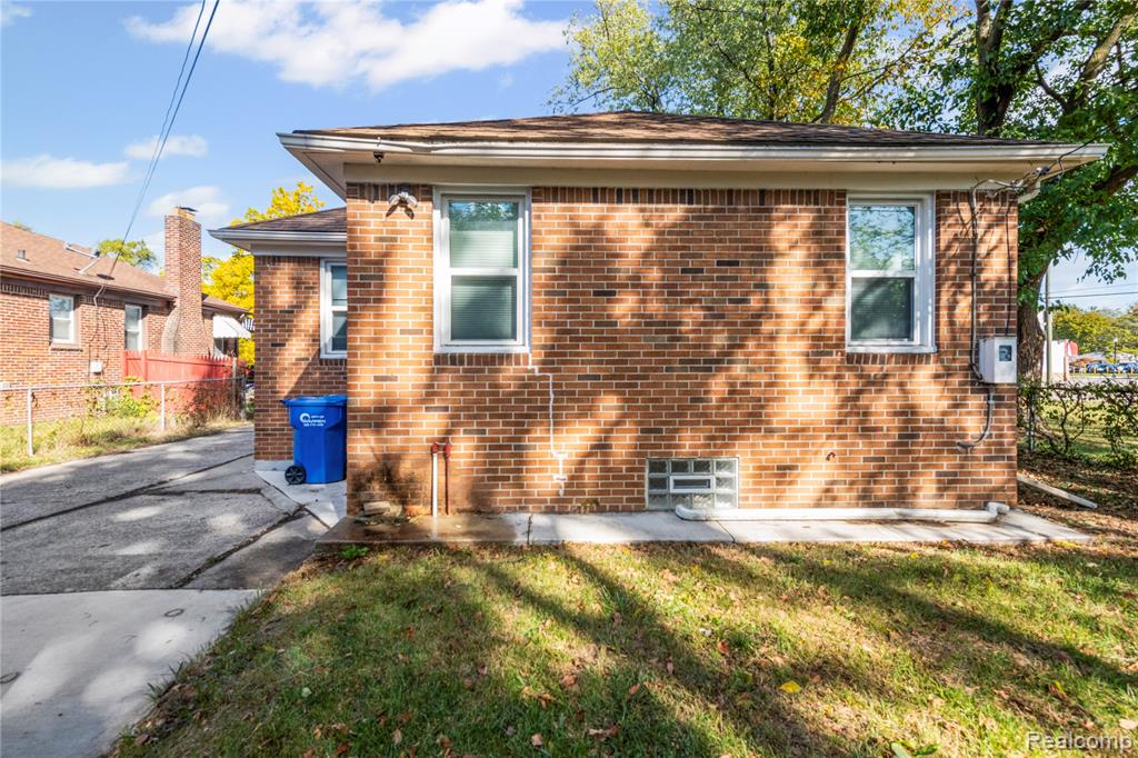 7624 Yacht Avenue, Warren, MI 48091 — Photo 7