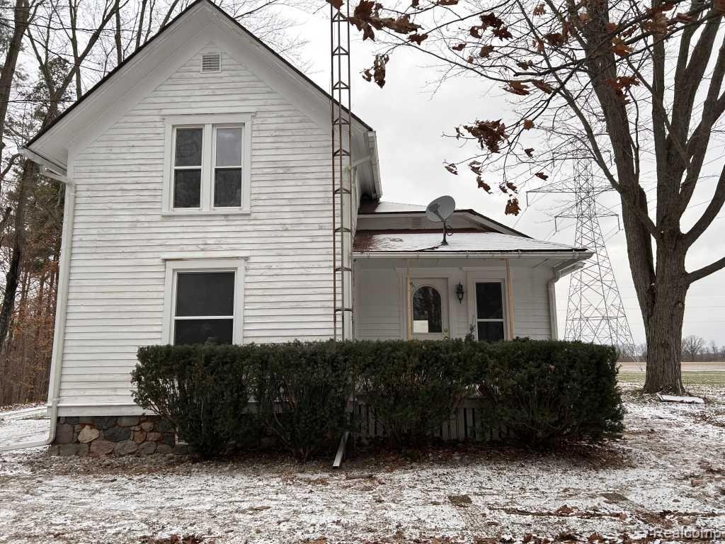 1450 PEET Road, New Lothrop, MI 48460 — front exterior