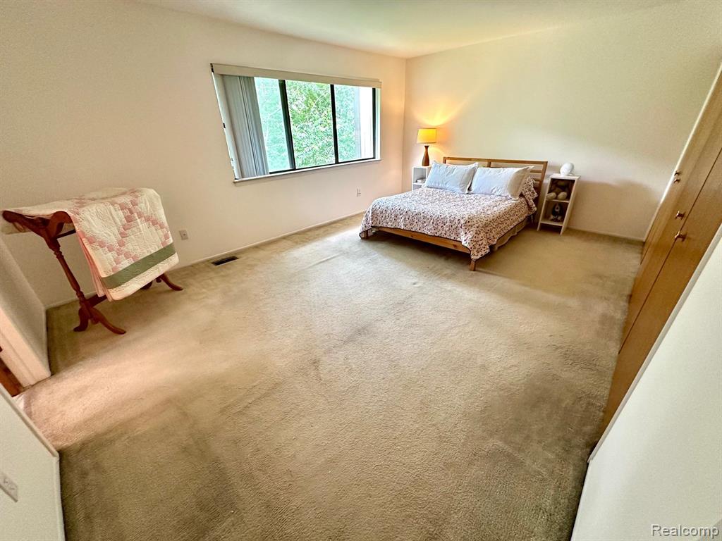 514 VICTORIA Square, Brighton, MI 48116 — Photo 13