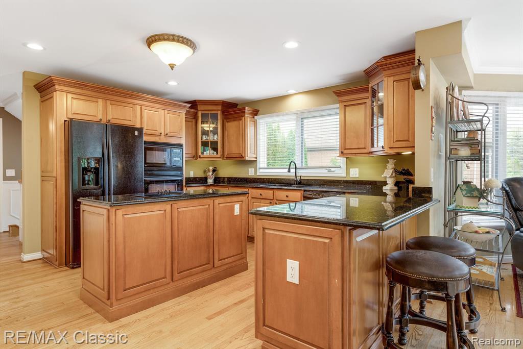 18416 CLAIRMONT Circle E, Northville, MI 48168 — Photo 11