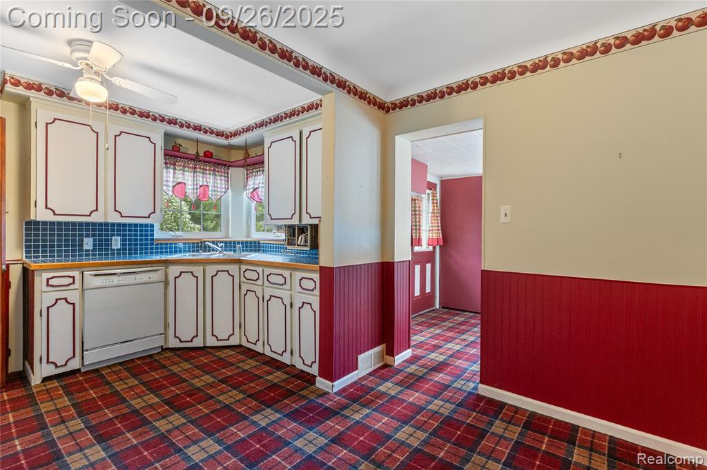 7290 Helen, Center Line, MI 48015 — Photo 5