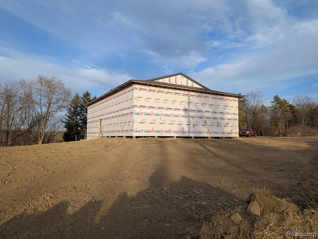 9525 Hegel Road, Goodrich Vlg, MI — Photo 2
